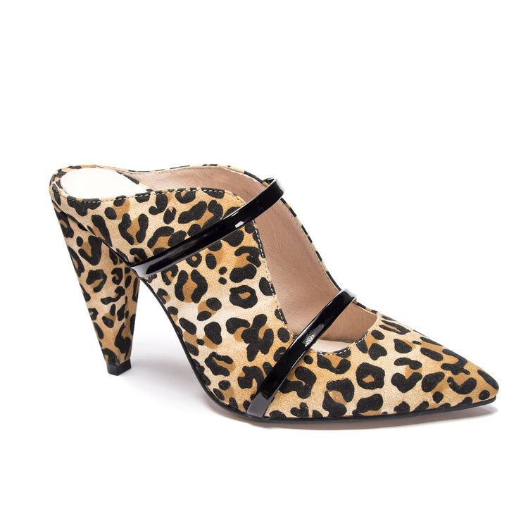 Chinese laundry store leopard mules